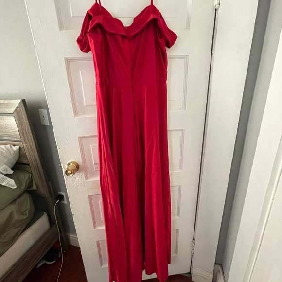 Red off the shoulders Dress - Picture 4 of 5